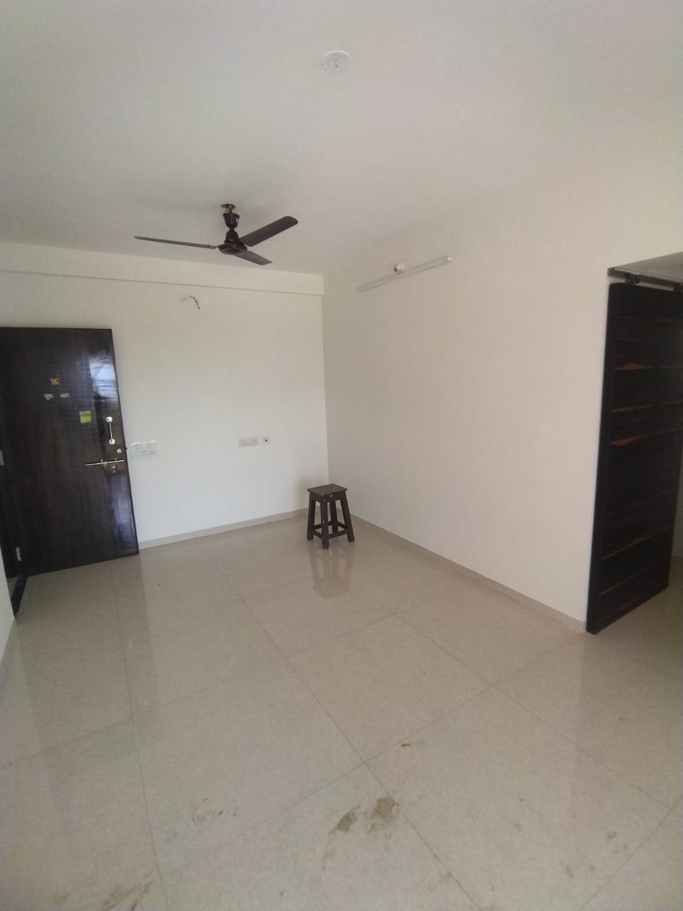 2 BHK Apartment For Rent in Gurukrupa Marina Enclave