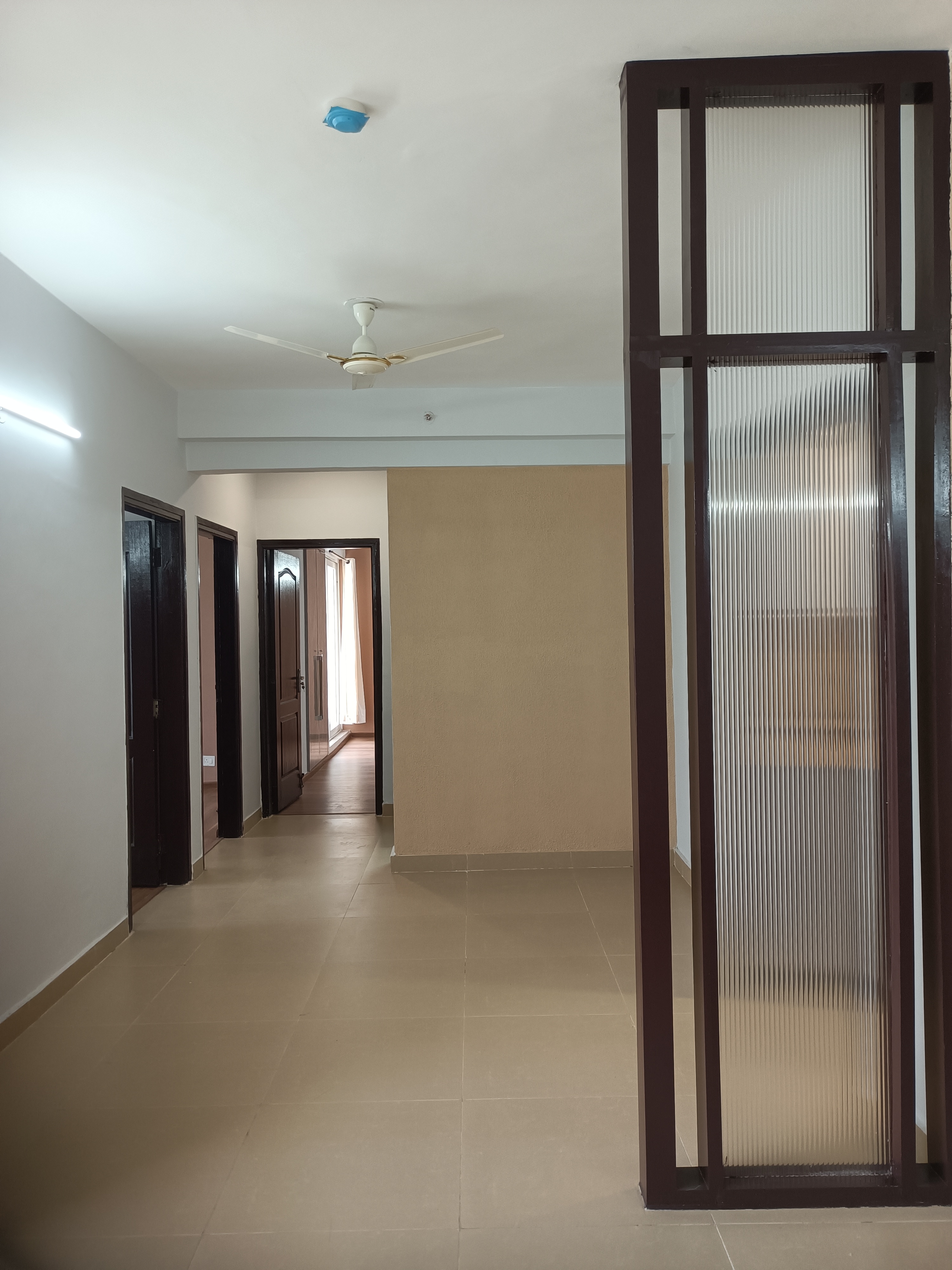 3 BHK + Servant Room Apartment For Rent in Lotus Panache