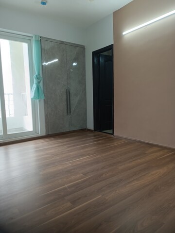 Room in 3 BHK Apartment at Lotus Panache, Sector 110 – for Rent