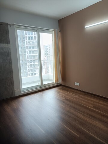 Room in 3 BHK Apartment at Lotus Panache, Sector 110 – for Rent