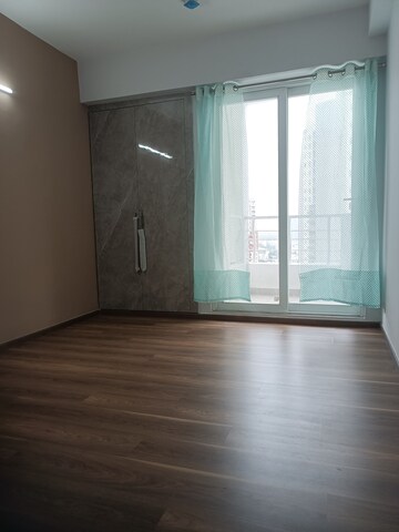 Room in 3 BHK Apartment at Lotus Panache, Sector 110 – for Rent