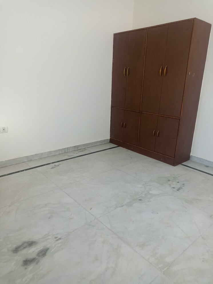 Room, ansal-plaza-sector-23 3 Bedroom 1900 Sq.Ft. Apartment In Sector 23 Gurgaon 9009656