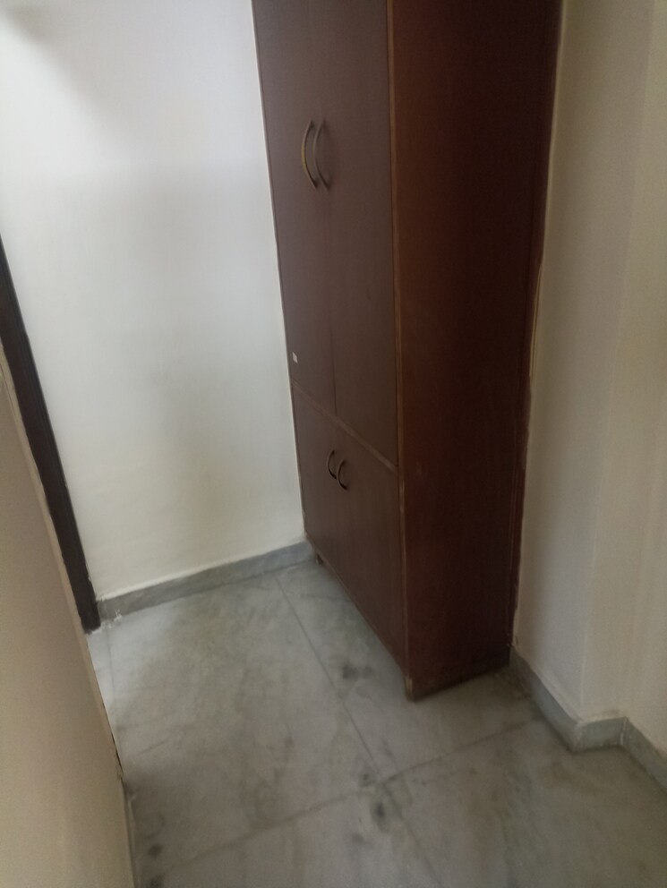 Room, ansal-plaza-sector-23 3 Bedroom 1900 Sq.Ft. Apartment In Sector 23 Gurgaon 9009656