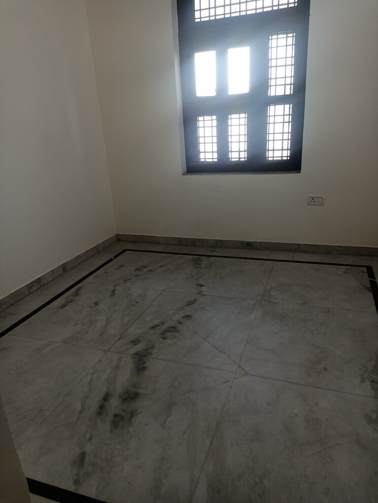 Room, ansal-plaza-sector-23 3 Bedroom 1900 Sq.Ft. Apartment In Sector 23 Gurgaon 9009656