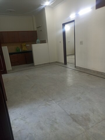Room in 3 BHK Apartment at Ansal Plaza Sector-23, Sector 23 – for Rent