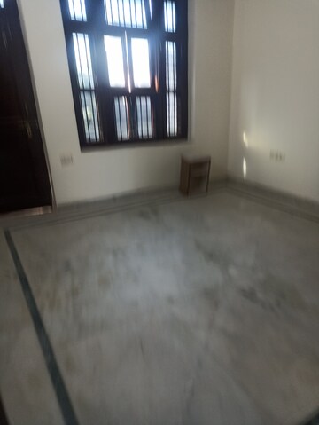 Room in 3 BHK Apartment at Ansal Plaza Sector-23, Sector 23 – for Rent