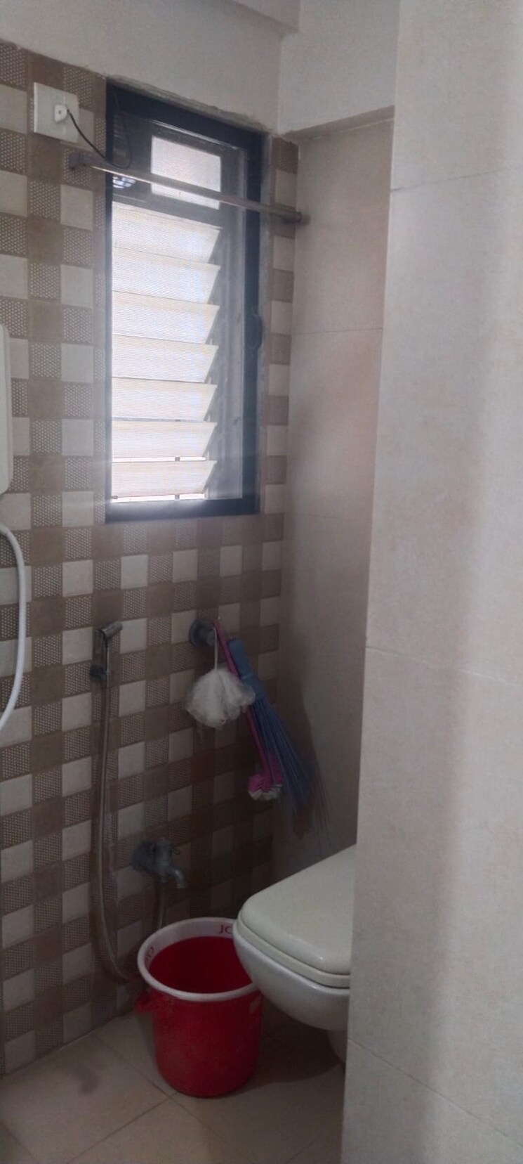 Bathroom, unnathi-woods-phase-3 1 Bedroom 450 Sq.Ft. Apartment In Ghodbunder Road Thane 9009689