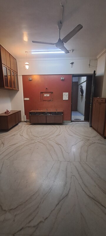 1 BHK Apartment For Rent in Akshardham Apartment, Malad West