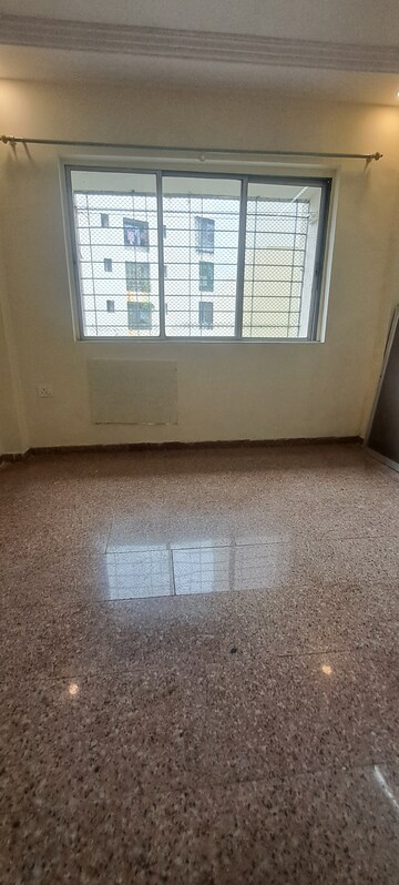 Room in 1 BHK Apartment at Akshardham Apartment, Malad West – for Rent