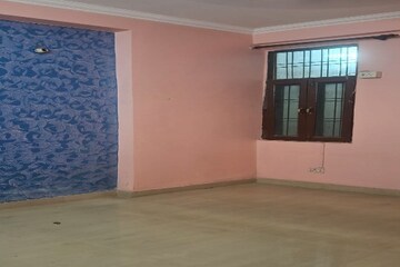 Room in 1 BHK Builder Floor at Sector 23 – for Sale