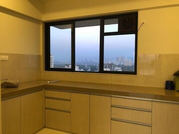 Room in 2 BHK Apartment at Kanakia Hollywood, Versova – for Rent