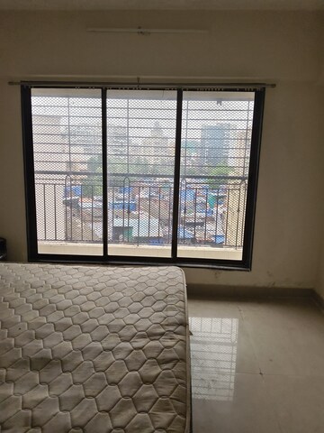 Room in 2 BHK Apartment at Vile Parle West – for Rent