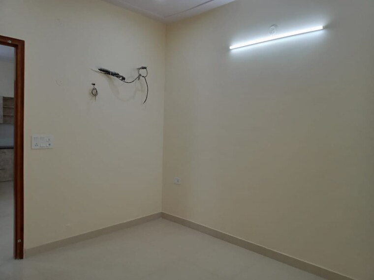 Room, new industrial township 5 3 Bedroom 1450 Sq.Ft. Builder Floor In New Industrial Township 5 Faridabad 9009801