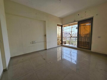 Room in 2 BHK Apartment at Chandiwala Pearl Castle, Andheri West – for Rent