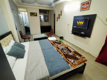 Bedroom in 1 BHK Builder Floor at Sector 36 – for Rent