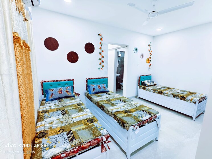 Bedroom, andheri east Pg For Boys In Andheri East 9009902