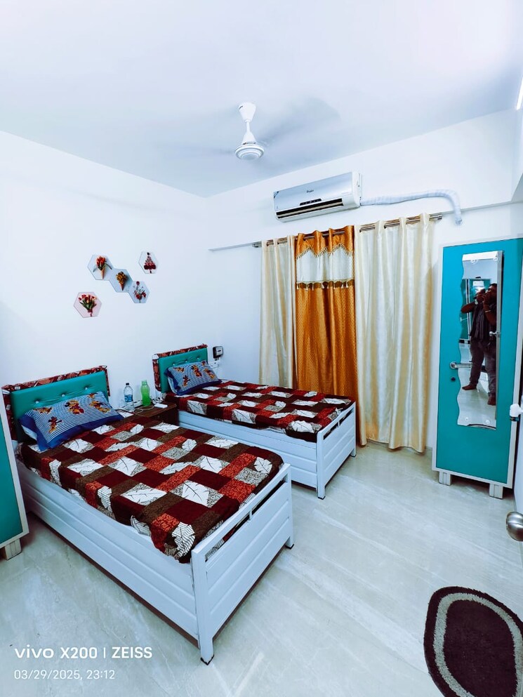 Bedroom, andheri east Pg For Boys In Andheri East 9009902
