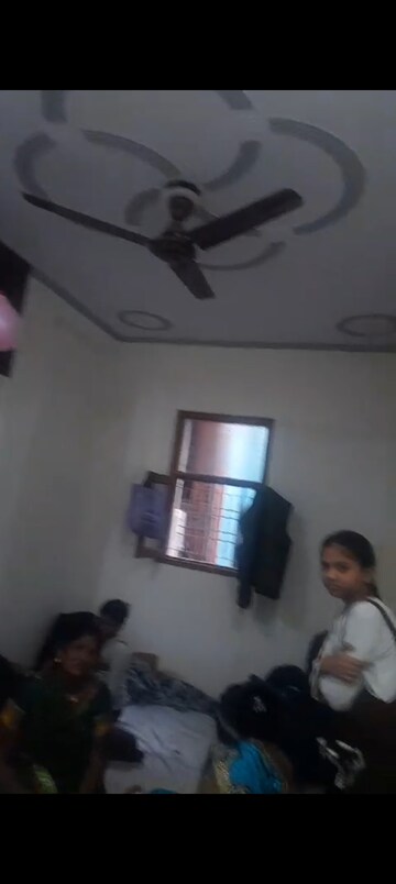 Furnished Amenities in 2 BHK Builder Floor at New Ashok Nagar – for Rent
