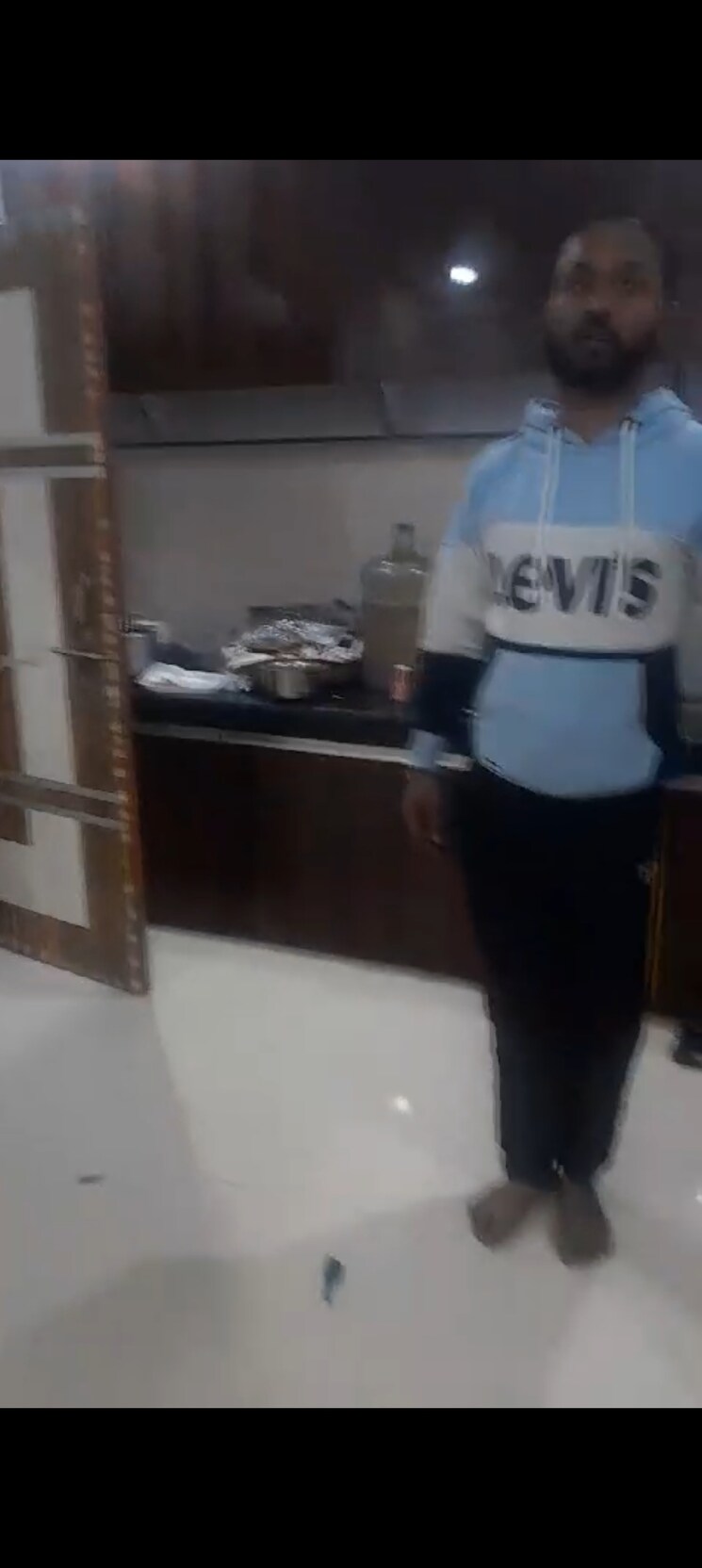 Kitchen, new ashok nagar 1.5 Bedroom 35 Sq.Yd. Builder Floor In New Ashok Nagar Delhi 9009955