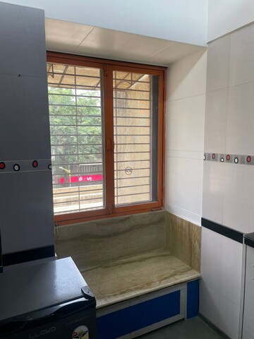 Room in 1 BHK Apartment at Shree Sadan Naupada, Naupada – for Rent