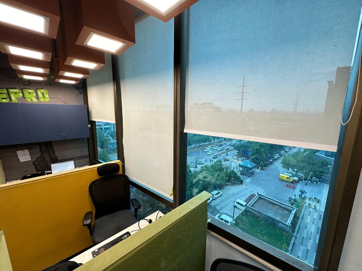 Team Area, the-iconic-corenthum Commercial Office Space 1600 Sq.Ft. In Sector 62 Noida 9009963