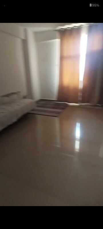 Room in 4 BHK Apartment at Sanchar Nest Palm Valley, Wave City – for Rent