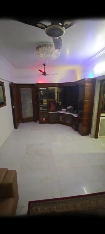 Bedroom in 2 BHK Apartment at Versova View, Andheri West – for Rent