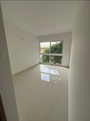 Room in 3 BHK Apartment at Abhilasha Hermes Paras 3, Kalyani Nagar – for Rent