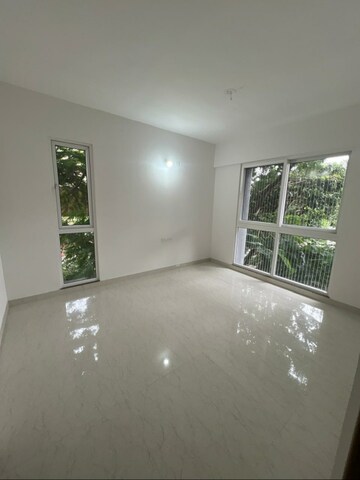 Room in 3 BHK Apartment at Abhilasha Hermes Paras 3, Kalyani Nagar – for Rent