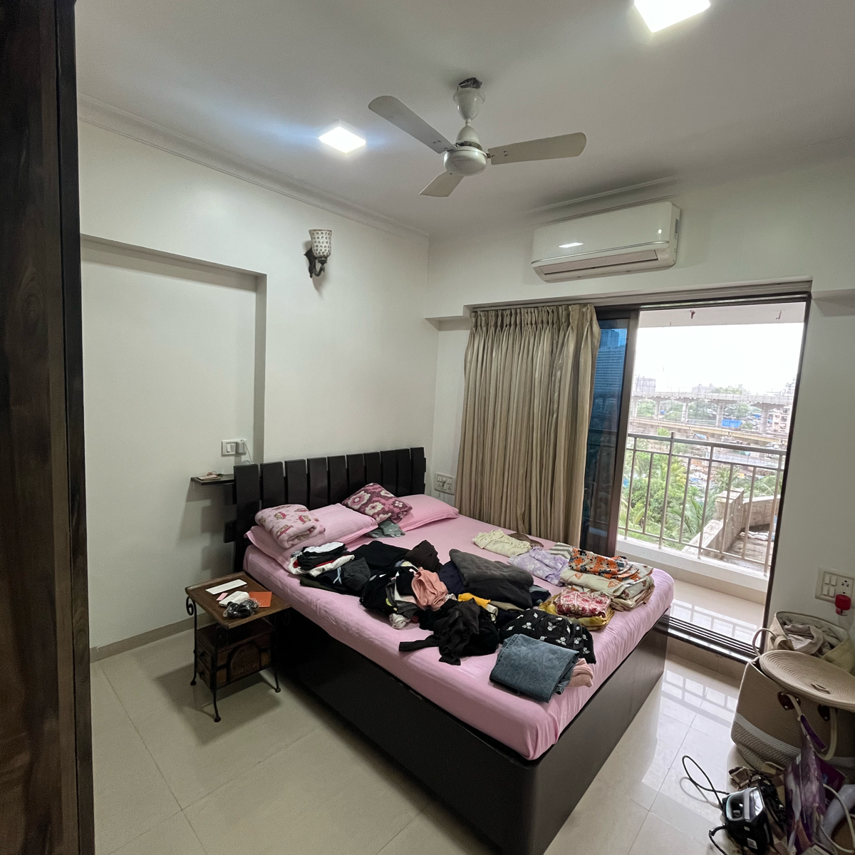 2 BHK Apartment For Sale in Woods Maple Tower