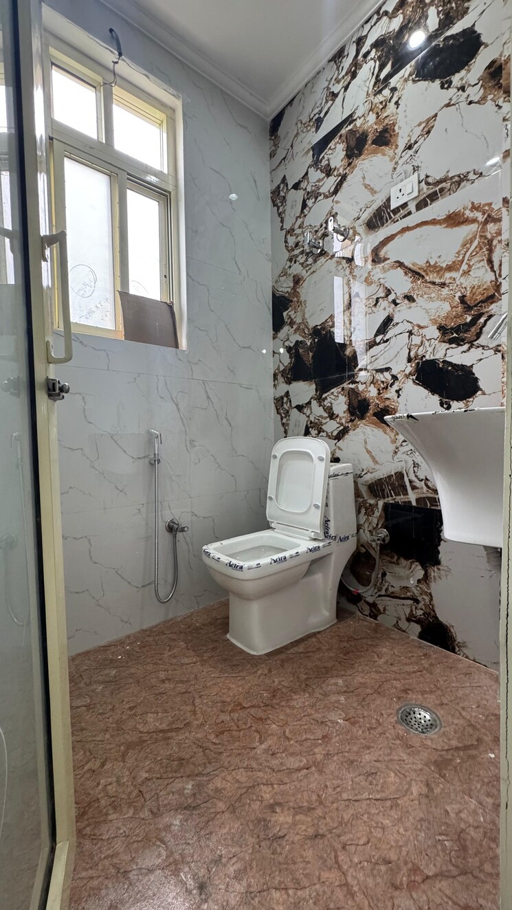 Bathroom, risland-sky-mansion 2 Bedroom 1000 Sq.Ft. Builder Floor In Chattarpur Delhi 9010104