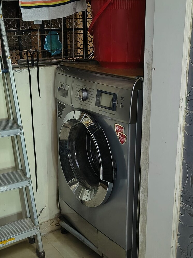 Bathroom, dosti-vihar-phase-ii 2 Bedroom 1050 Sq.Ft. Apartment In Samata Nagar Thane 9010050