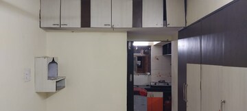Kitchen in 1.5 BHK Apartment at Vile Parle East – for Rent