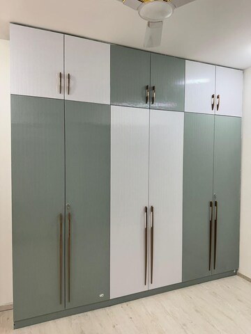 Furnished Amenities in 2 BHK Apartment at M3M Heights, Sector 65 – for Rent