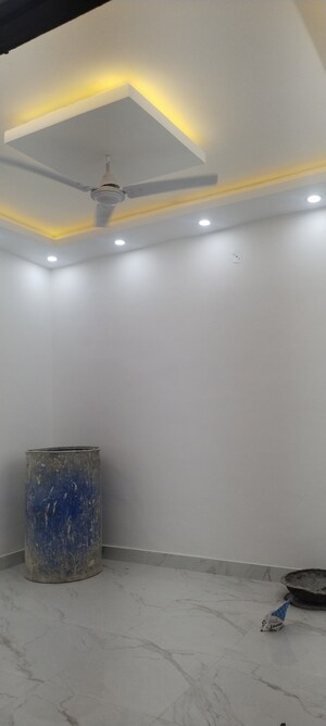 Room in 2 BHK Builder Floor at Mayur Vihar Phase 1 – for Sale