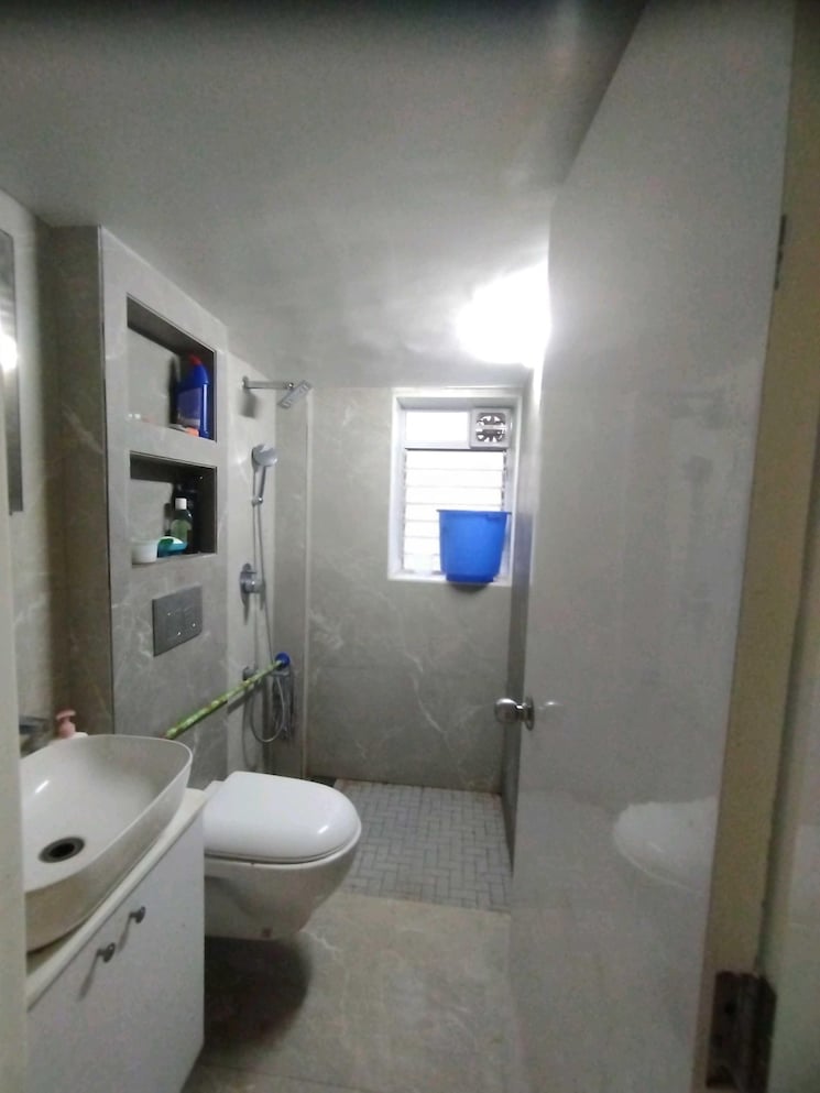 Bathroom, everest-apartment-andheri 2 Bedroom 730 Sq.Ft. Apartment In Andheri West Mumbai 9010091