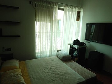 Team Area in 2 BHK Apartment at Raj Classic, Andheri West – for Rent