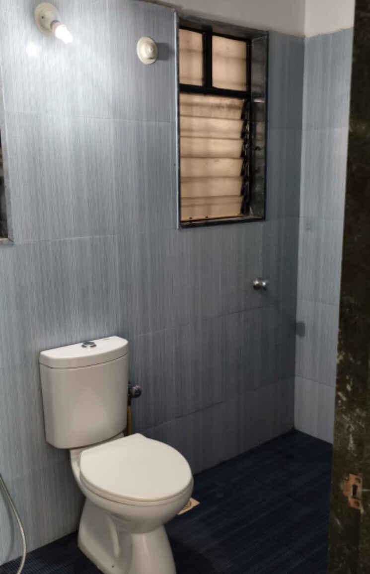Bathroom, sai-ashirwad-baner 2.5 Bedroom 1000 Sq.Ft. Apartment In Baner Pune 9010155