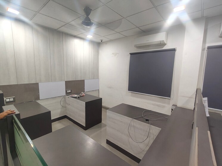 Team Area, royapettah Commercial Office Space in IT/SEZ 2000 Sq.Ft. In Royapettah Chennai 9010216