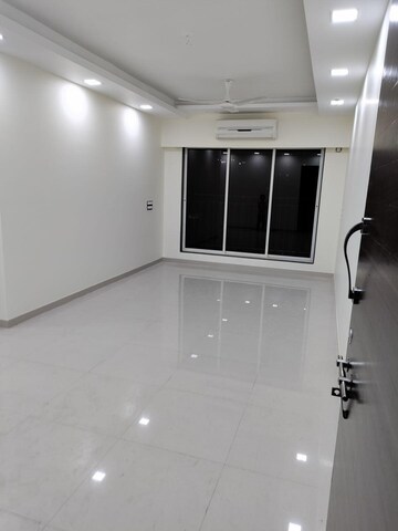 Room in 2 BHK Apartment at Dn Nagar – for Rent