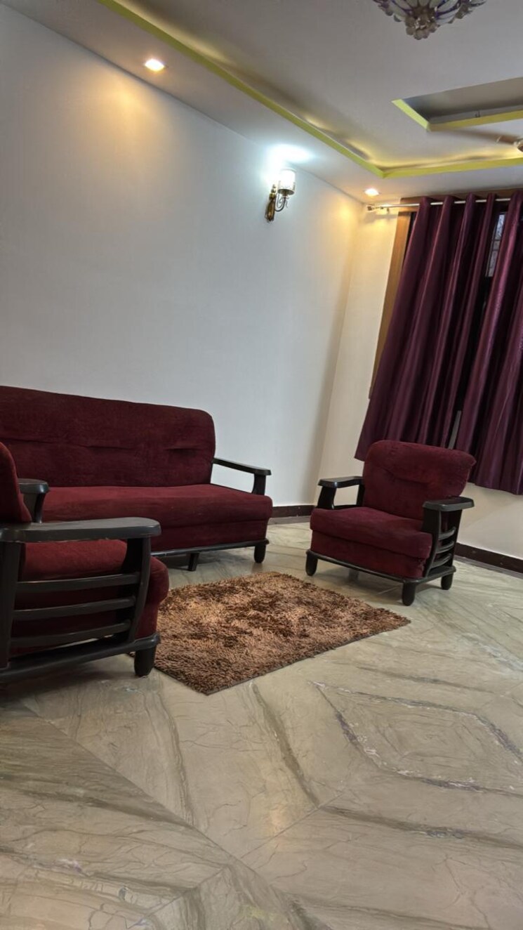 Living Room, niti khand 3 Bedroom 1400 Sq.Ft. Builder Floor In Niti Khand Ghaziabad 9010210