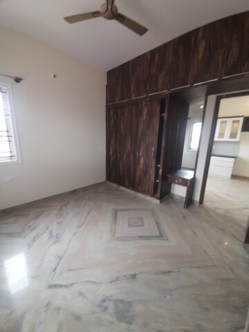 Furnished Amenities in 2 BHK Builder Floor at Sultan Court, Rt Nagar – for Rent
