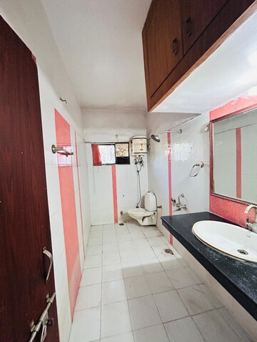 Kitchen in 3.5 BHK Apartment at Omaxe Residency, Gomti Nagar – for Rent