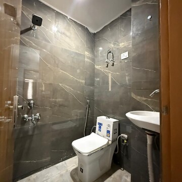 Bathroom in 1 BHK Builder Floor at Saket – for Rent