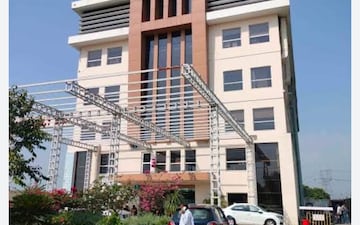 Land For Sale in Modipuram