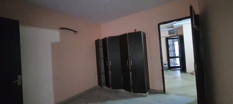 Room, sector 7 1.5 Bedroom 250 Sq.Ft. Independent House In Sector 7 Faridabad 9010328