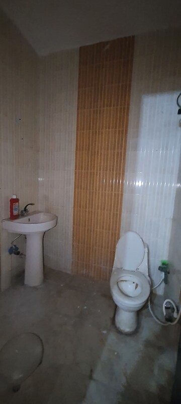 Bathroom in 1.5 BHK Independent House at Sector 7 – for Rent