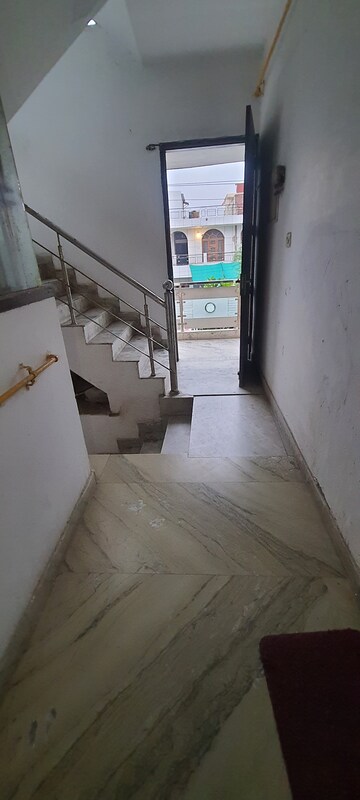 Team Area in 1.5 BHK Independent House at Sector 7 – for Rent