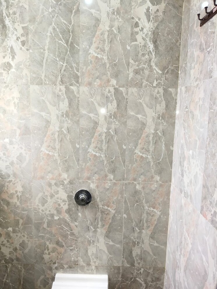 Bathroom, neminath-nemi-bhavan 3 Bedroom 821 Sq.Ft. Apartment In Goregaon West Mumbai 9010375