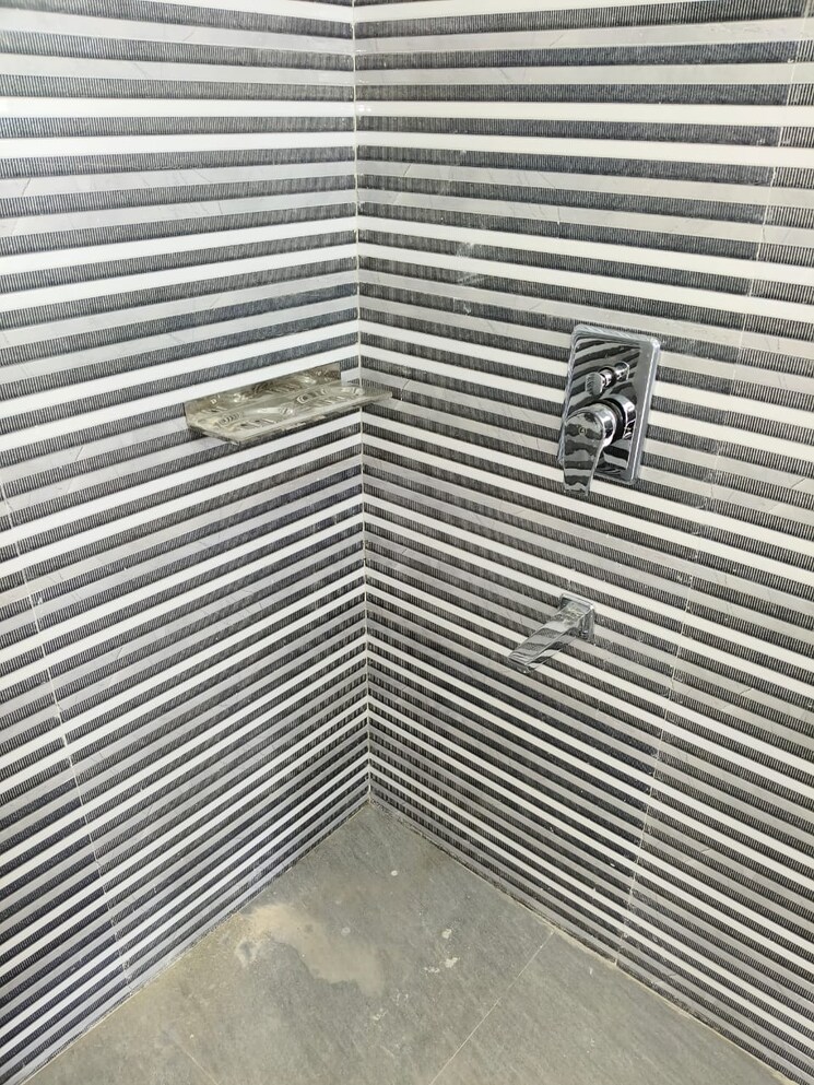 Bathroom, neminath-nemi-bhavan 3 Bedroom 821 Sq.Ft. Apartment In Goregaon West Mumbai 9010375